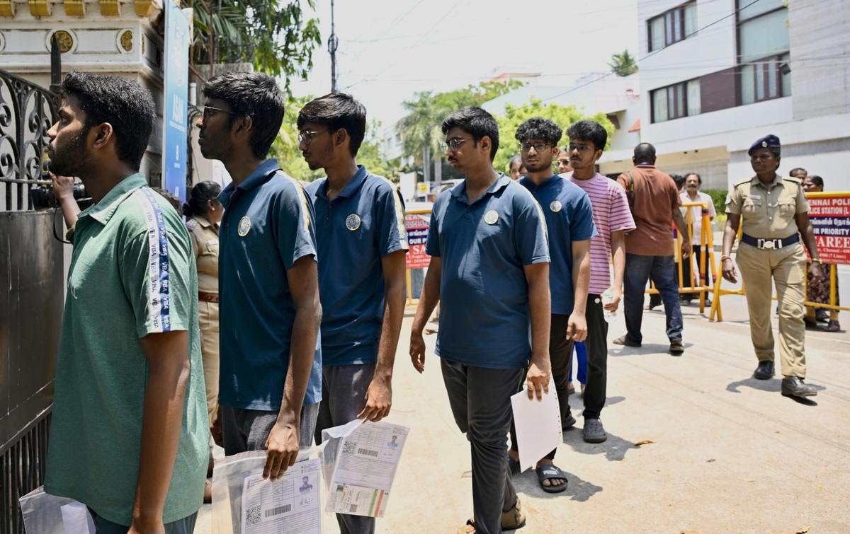 নিট পিজি ২০২৫: শূন্য পার্সেন্টাইলেও সুযোগ! কাট-অফ কমায় তুঙ্গে বিতর্ক
