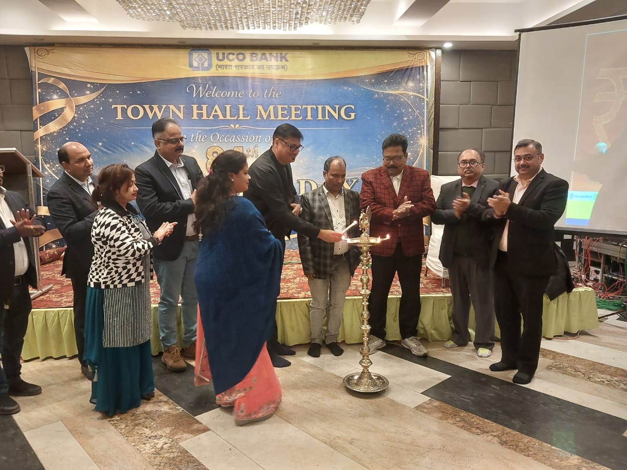 কেক কেটে দুর্গাপুরে ইউকো ব্যাংকের ৮৪তম প্রতিষ্ঠা দিবস উদযাপন