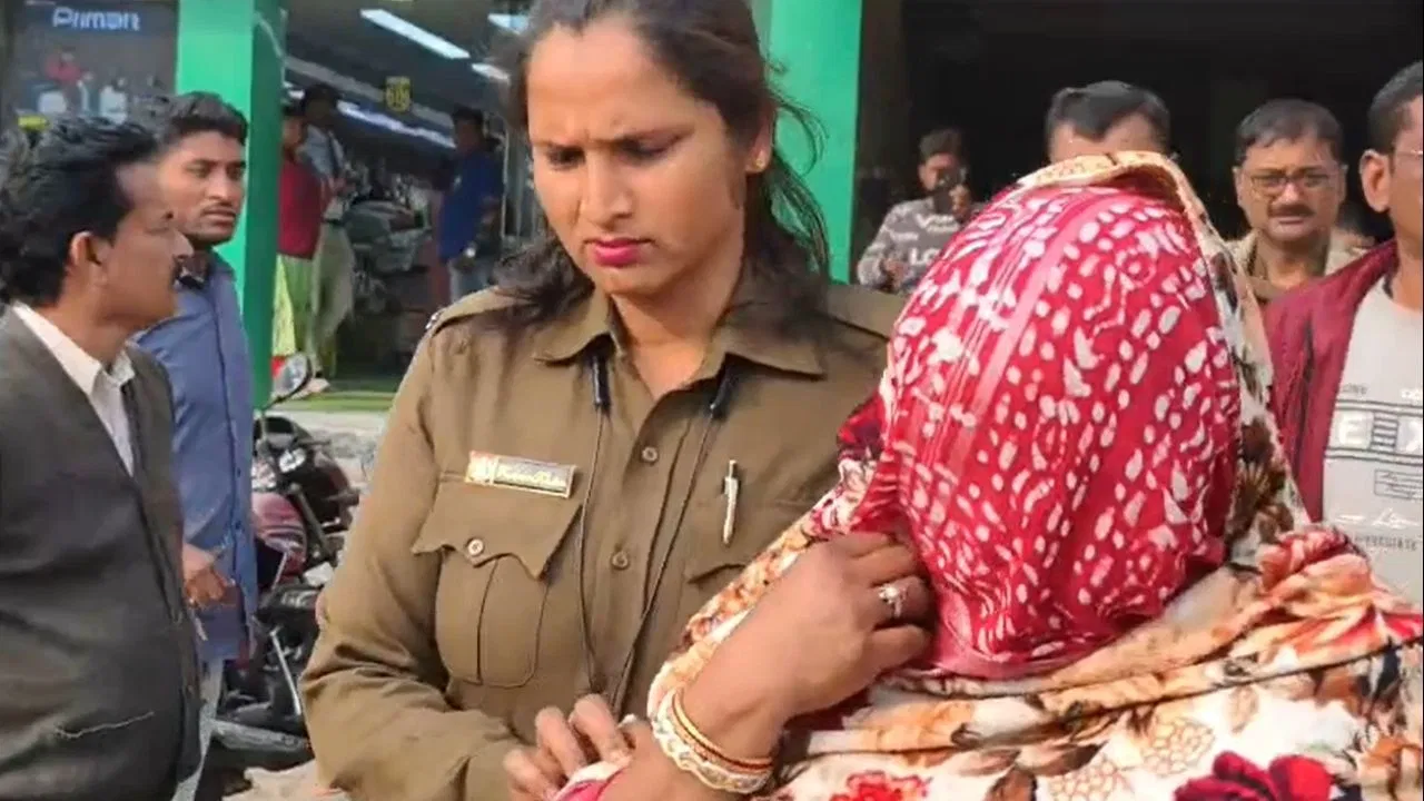 বিধায়কের বাড়ির নিচে ‘মধুচক্র’! উত্তাল কালীগঞ্জ, আটক ২
