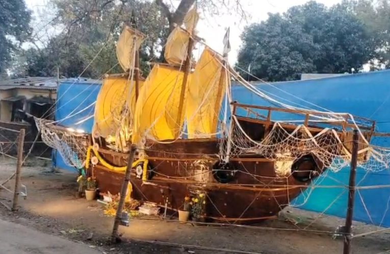 পরিবেশবান্ধব ভাবনায় সরস্বতী পুজো দুর্গাপুর ‘মেক ইট ইজি’ কোচিং সেন্টারের