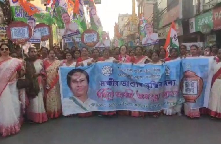 লক্ষ্মীর ভাণ্ডার বৃদ্ধি: স্বস্তিতে রাজ্যের মহিলা, রাজনৈতিক বার্তা স্পষ্ট