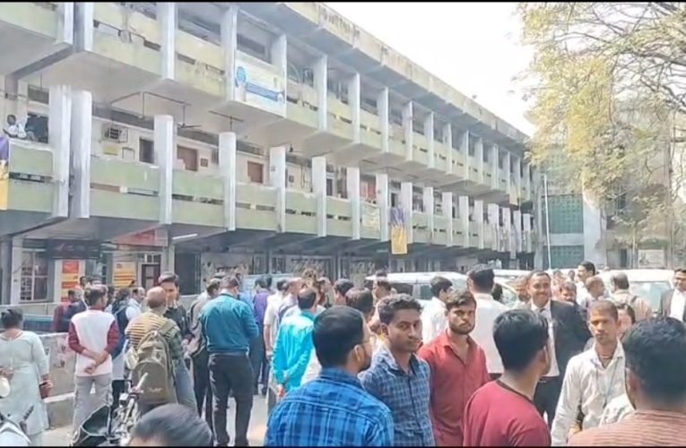 দুর্গাপুর মহকুমা আদালতে বোমাতঙ্ক: মুহুর্মুহু তল্লাশিতে পুলিশ ও বোম স্কোয়াড