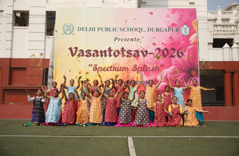 ডিপিএস দুর্গাপুরে ‘স্পেকট্রাম স্প্ল্যাশ ২০২৬’: রঙ আর ছন্দে বসন্ত বরণ