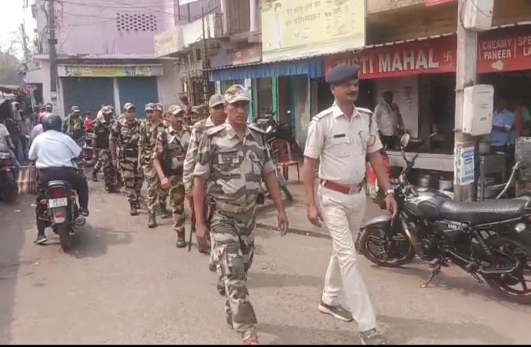 ভোটের দামামা দুর্গাপুরে: নামল কেন্দ্রীয় বাহিনী, মেনগেট চত্বরে রুট মার্চে জওয়ানরা