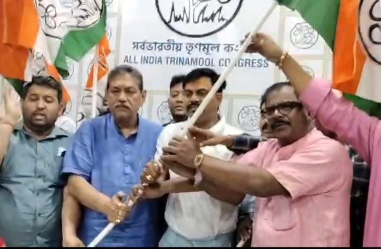 প্রধানমন্ত্রীর সফরের দিনেই পদ্ম-শিবিরে বড় ভাঙন: তৃণমূলে যোগ দিলেন রূপক পাঁজা