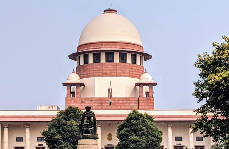 ঋতুস্রাবকালীন ছুটি বাধ্যতামূলক করলে মেয়েরা চাকরি পাবেন না: সুপ্রিম কোর্ট