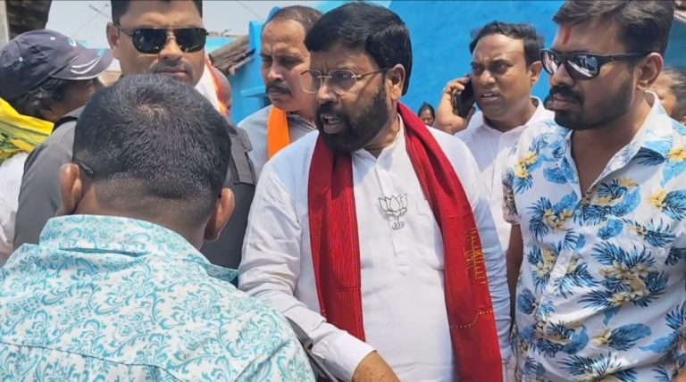 Screenshot_20260421_190253_WhatsAppBusiness