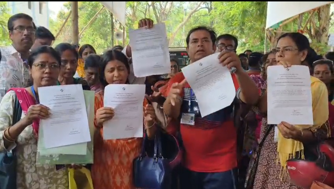 Screenshot_20260422_123307_WhatsAppBusiness