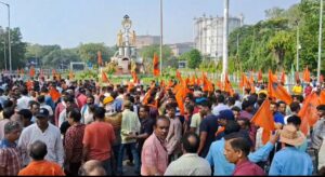 চল্লিশ শতাংশ ঠিকা শ্রমিক ছাঁটাইয়ের চক্রান্ত! ডিএসপি গেটে তুমুল বিক্ষোভ বিএমএস-এর