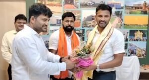 দুর্গাপুর পুরসভার হাল ধরলেন জেলাশাসক পোন্নাম্বালাম, বকেয়া কাজে গতি আনাই লক্ষ্য